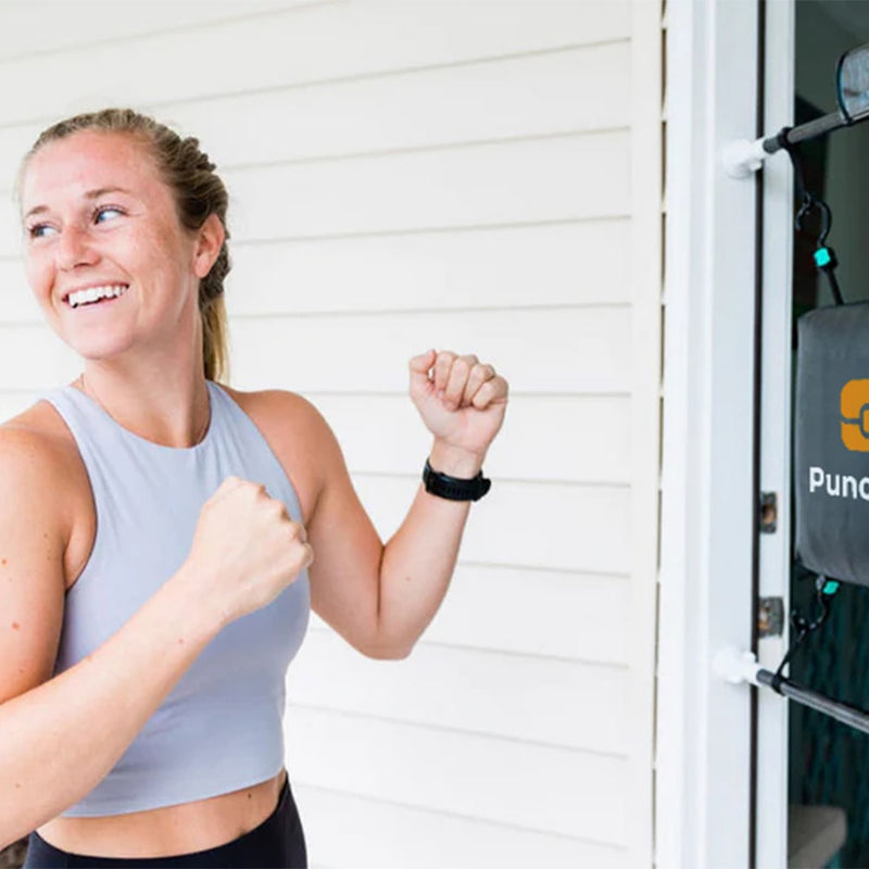 PunchFit Boxsack für die Tür Frau Boxen Workout Zuhause-min.jpg__PID:7ba26733-2636-4b3c-9643-ae2ab7ef2f7d